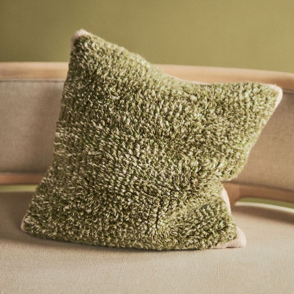💚 Anthropologie💚 18x18in Pillow Covers - Picture 2 of 6